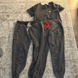 Figs medium scrub set - 2 joggers and 1 top